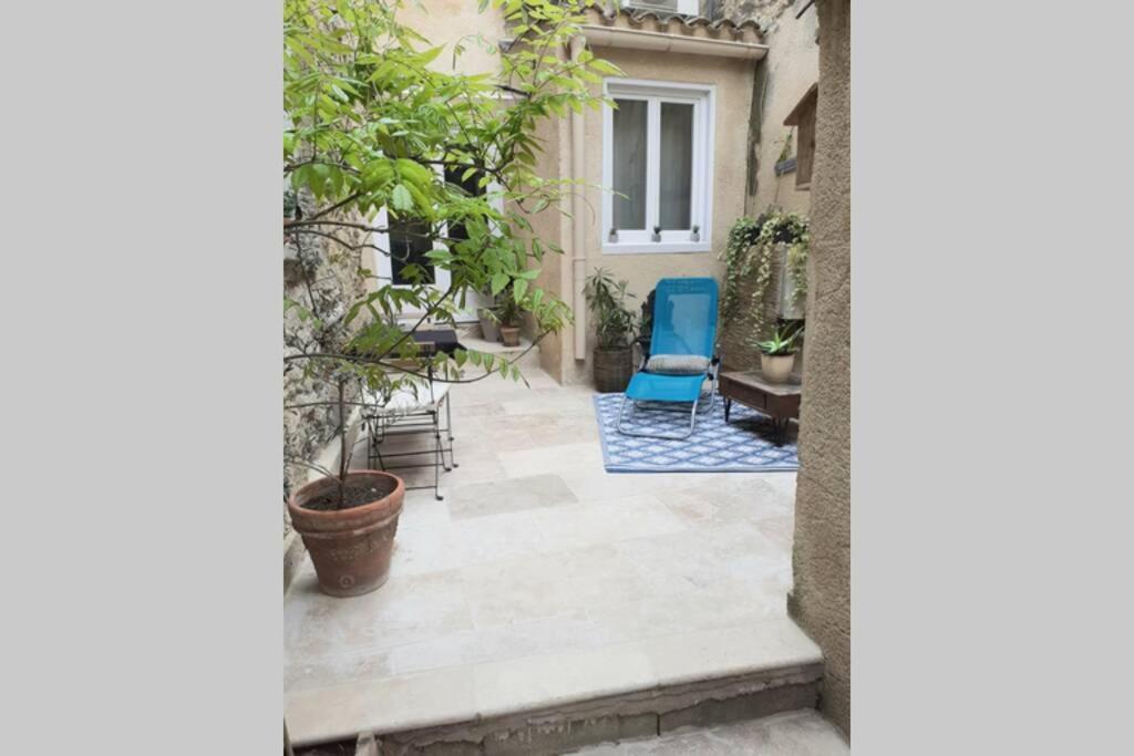 Maison De Village Avec Cour Aux Portes D'Avignon Entraigues-sur-la-Sorgue Exterior foto